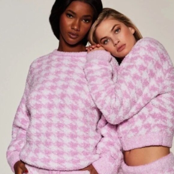 SKIMS Sweaters - SKIMS Size S/M Pink Cozy Houndstooth Unisex Pull Over Sweater NEW!